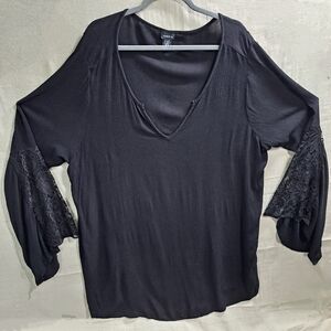 Torrid Wmn 3X Black Gothic VNeck Pullover Long Flare Lace Inset Sleeve Tunic Top